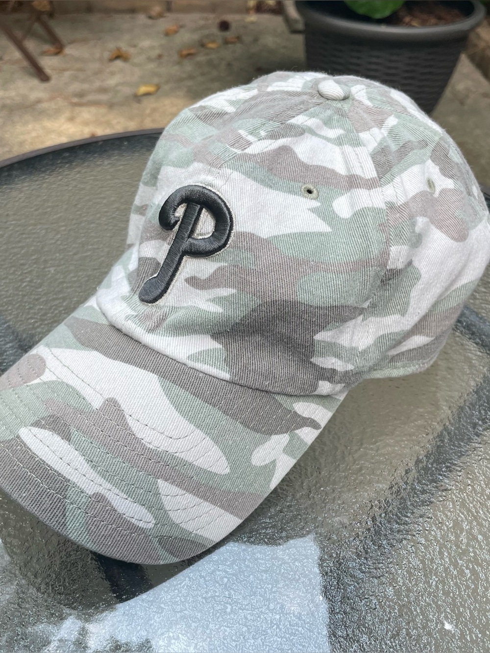 Fan Favorite Philadelphia Phillies Green Camo Adjustable Baseball Cap EUC